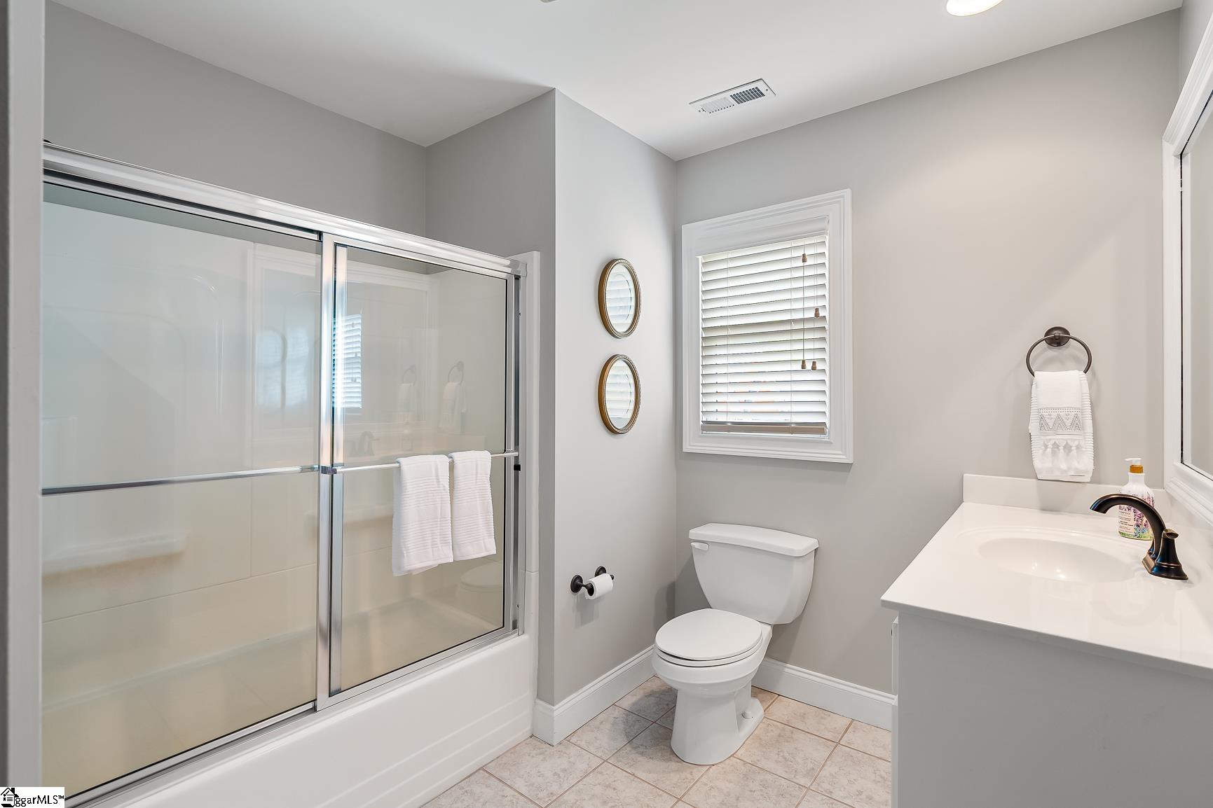 Anderson, South Carolina 29625, United States, 5 Bedrooms Bedrooms, ,4 BathroomsBathrooms,Residential,Active,150827