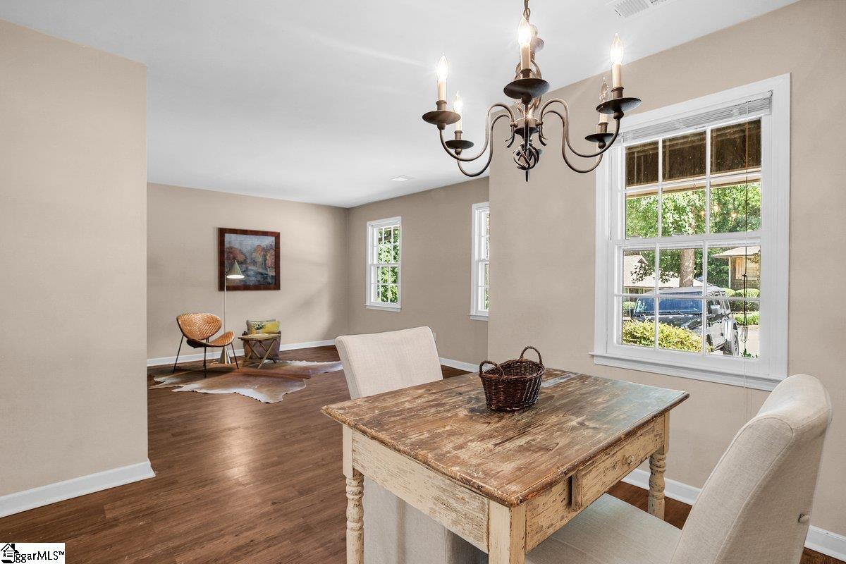 Greenville, South Carolina 29609, United States, 2 Bedrooms Bedrooms, ,1 BathroomBathrooms,Residential,Contingent,172596