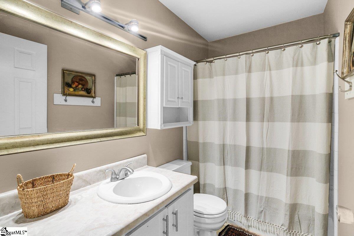 Greenville, South Carolina 29609, United States, 2 Bedrooms Bedrooms, ,1 BathroomBathrooms,Residential,Contingent,172596