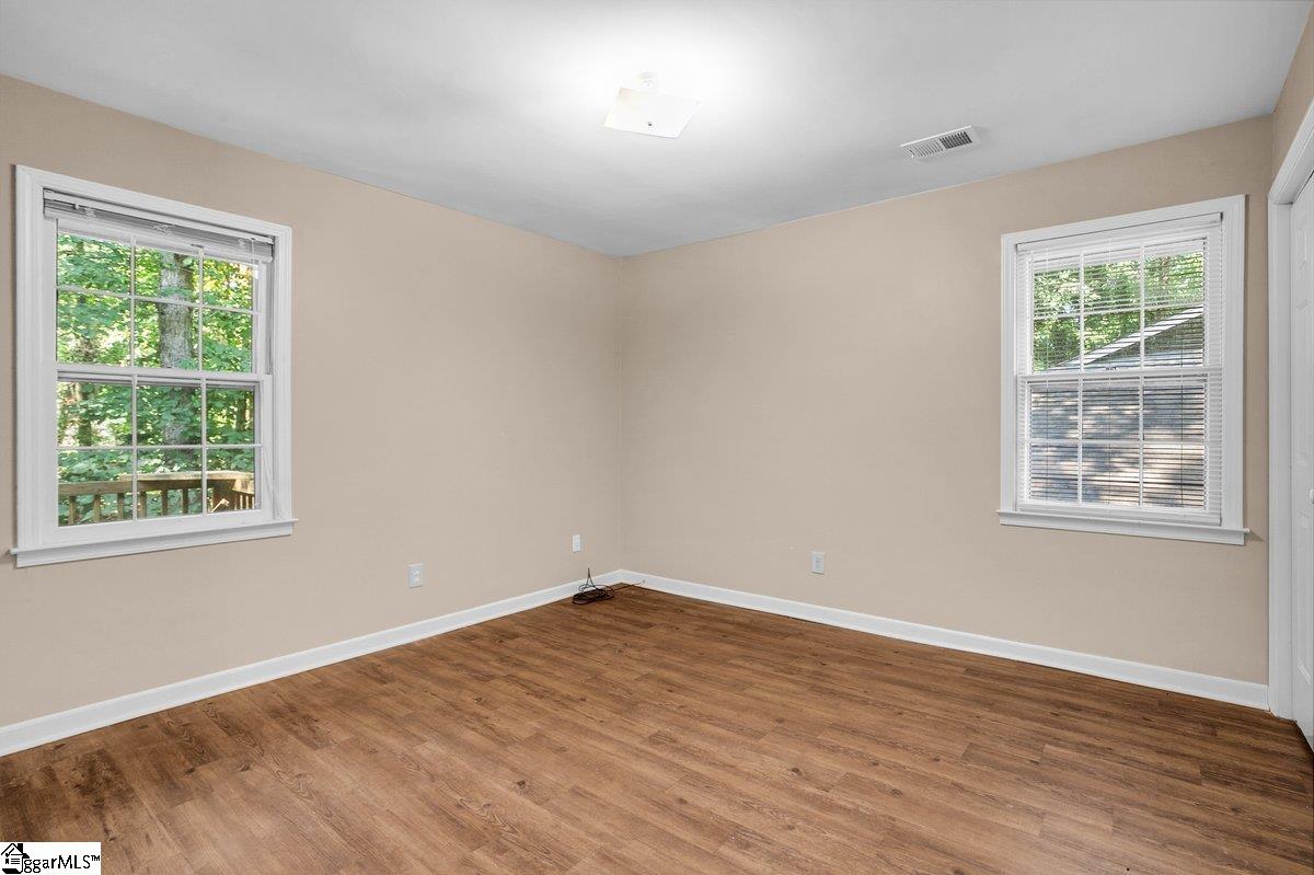 Greenville, South Carolina 29609, United States, 2 Bedrooms Bedrooms, ,1 BathroomBathrooms,Residential,Contingent,172596