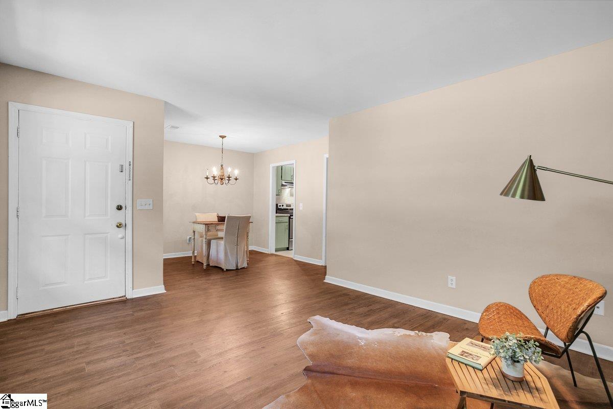 Greenville, South Carolina 29609, United States, 2 Bedrooms Bedrooms, ,1 BathroomBathrooms,Residential,Contingent,172596