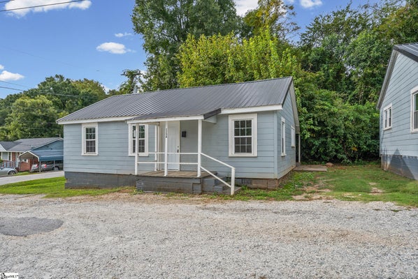 225 SPRING VALLEY RD, GREENWOOD, SC 29649 - Image 282dcfb9f0831f65e23233e1fcfcbce0/231891470