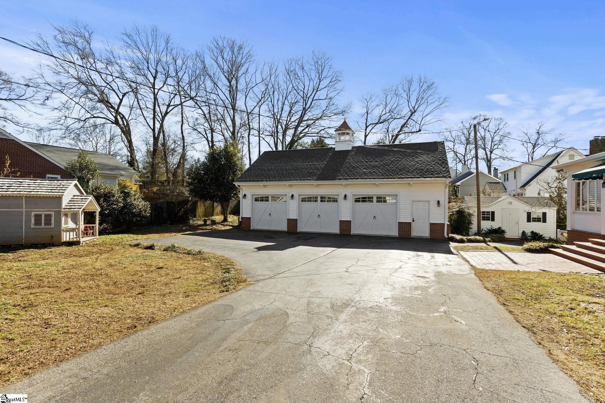 Greenville, South Carolina 29605, United States, 3 Bedrooms Bedrooms, ,3 BathroomsBathrooms,Residential,Active,11434