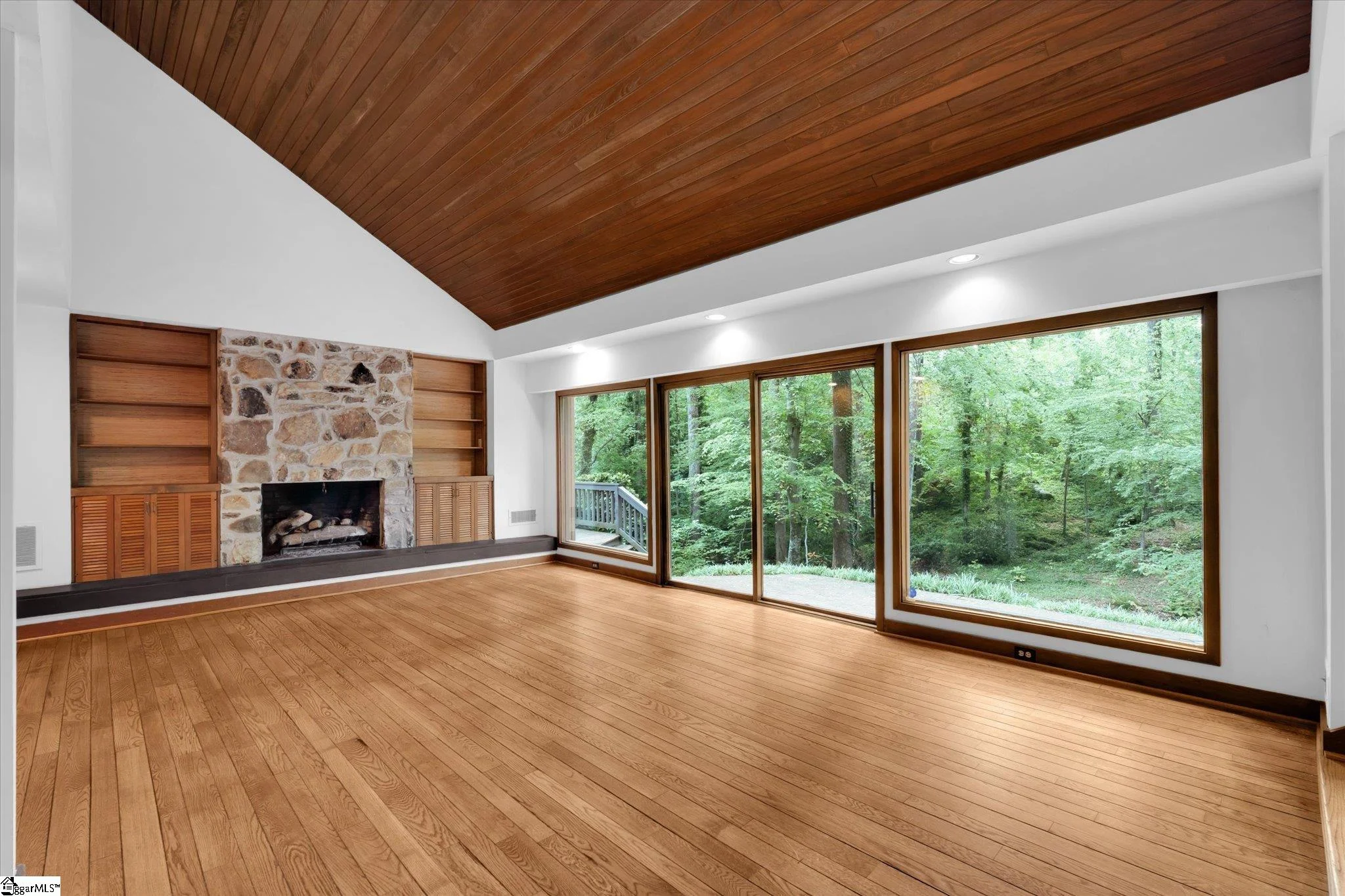 100 Brookside Way