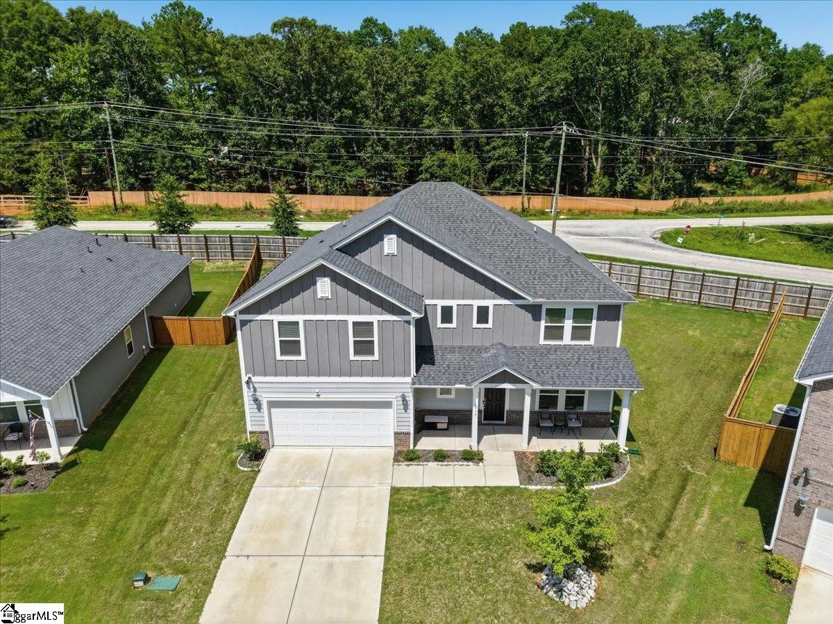 437 Roderick Lane