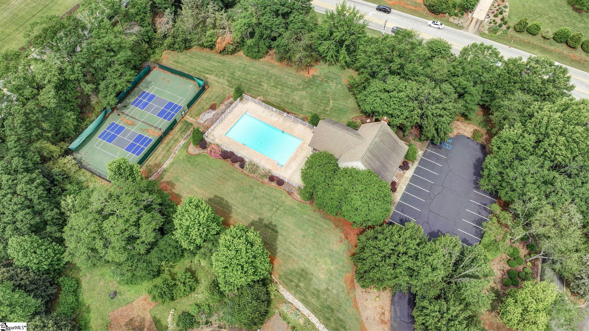 Greer, South Carolina 29651, United States, 4 Bedrooms Bedrooms, ,5 BathroomsBathrooms,Residential,Contingent,118709