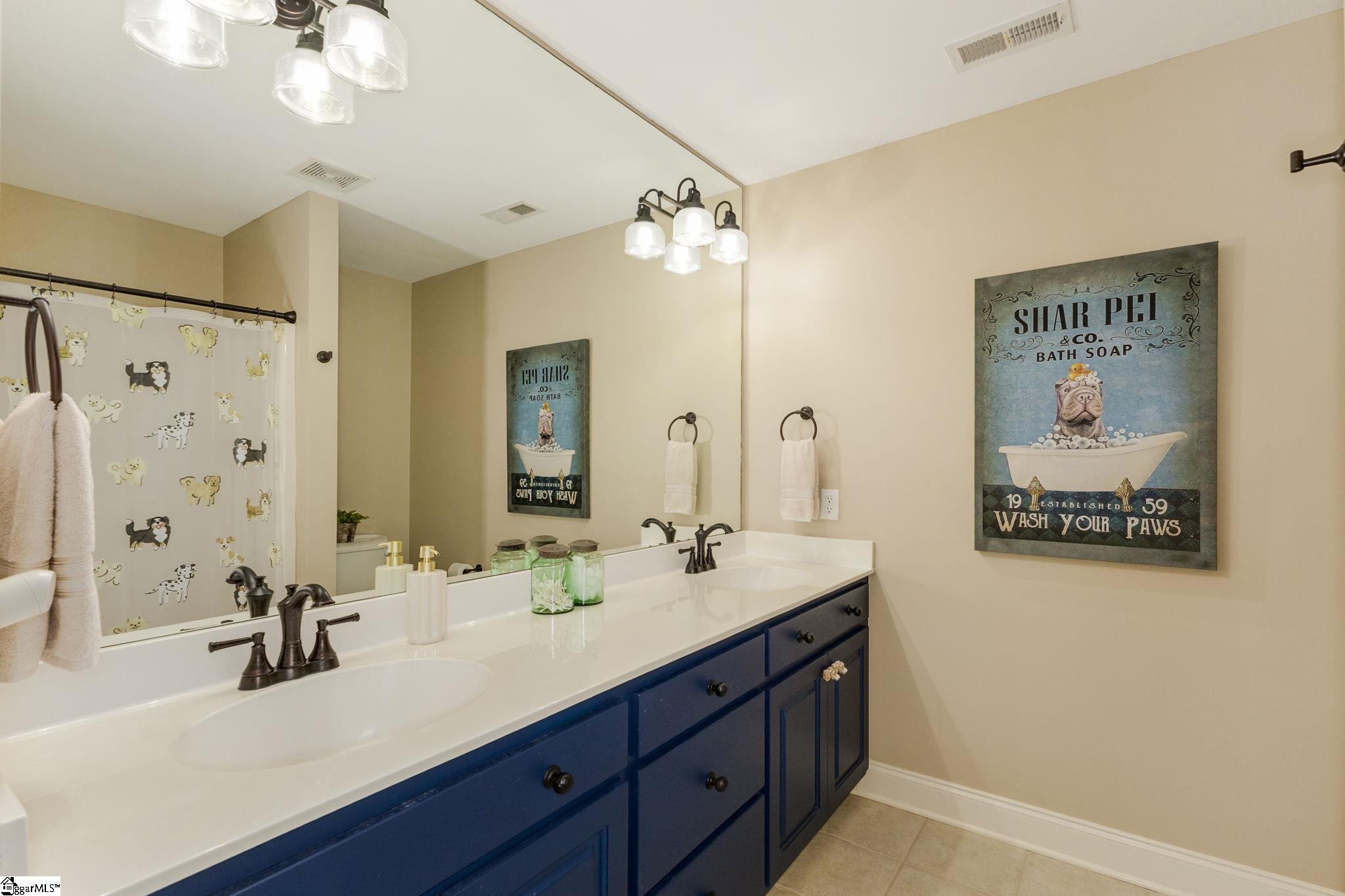 Greer, South Carolina 29651, United States, 4 Bedrooms Bedrooms, ,5 BathroomsBathrooms,Residential,Contingent,118709