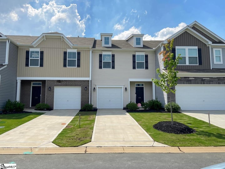 Photo 1 of 14 — 6 E Waller Drive Apt 216, Greenville, SC 29611