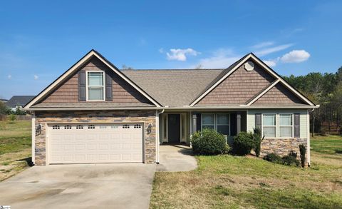 Photo of 423 Camden Lee Court, Inman, SC 29349 (MLS # 1589420)