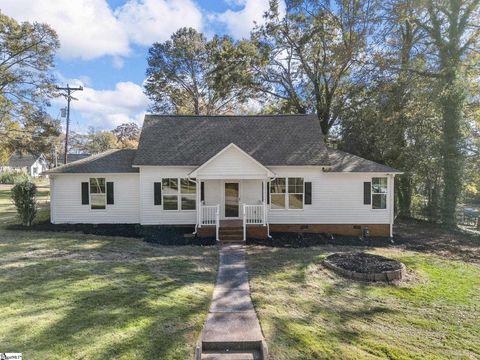 Photo of 10 A Street, Inman, SC 29349 (MLS # 1574292)