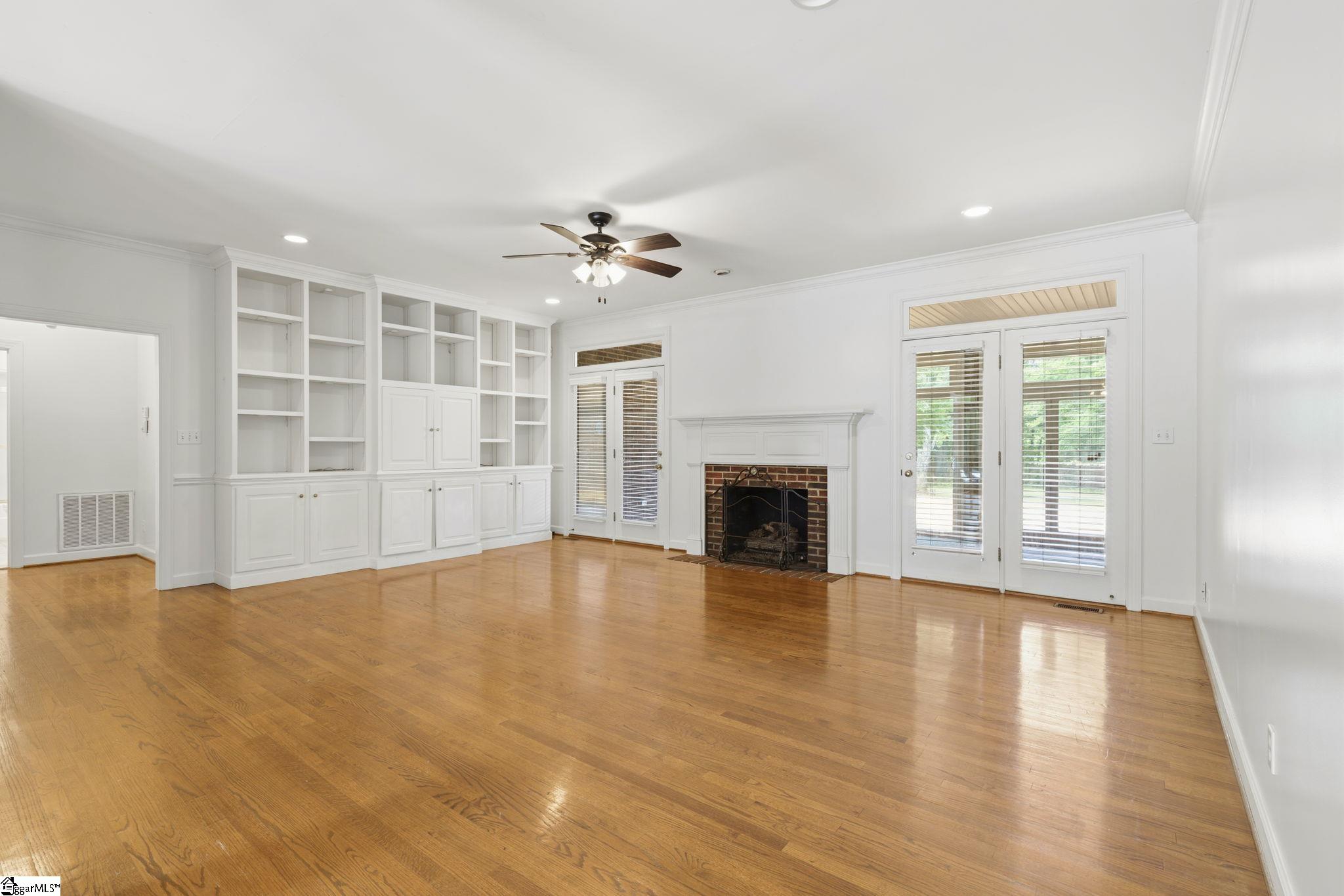 313 N Oakley Lane