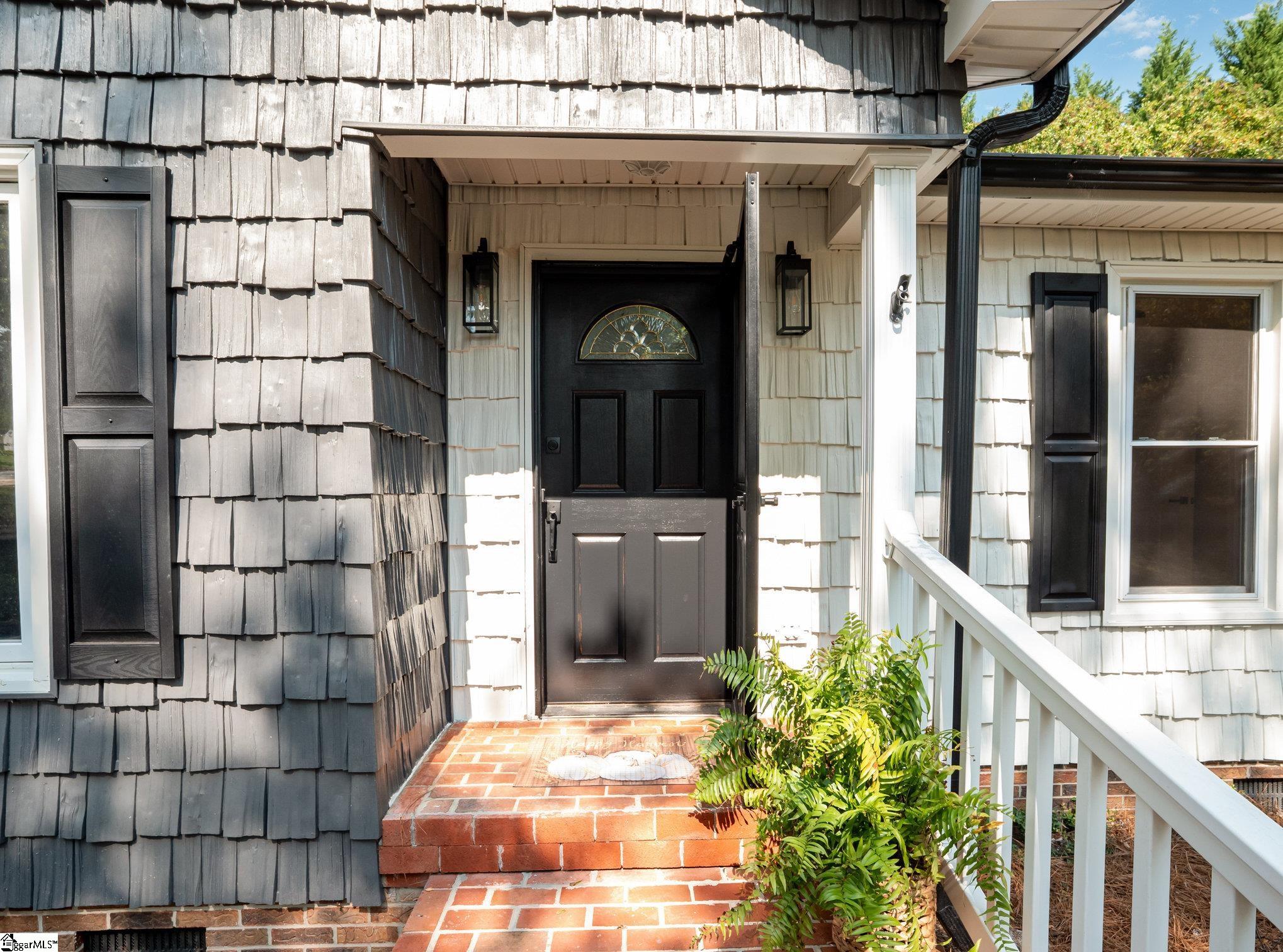 4 Mountain Crest Drive