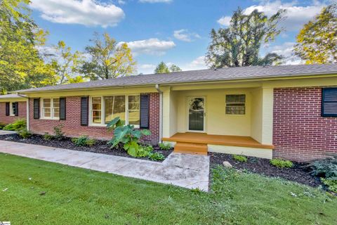Photo of 3823 Maid Marion Lane, Spartanburg, SC 29302 (MLS # 1572032)