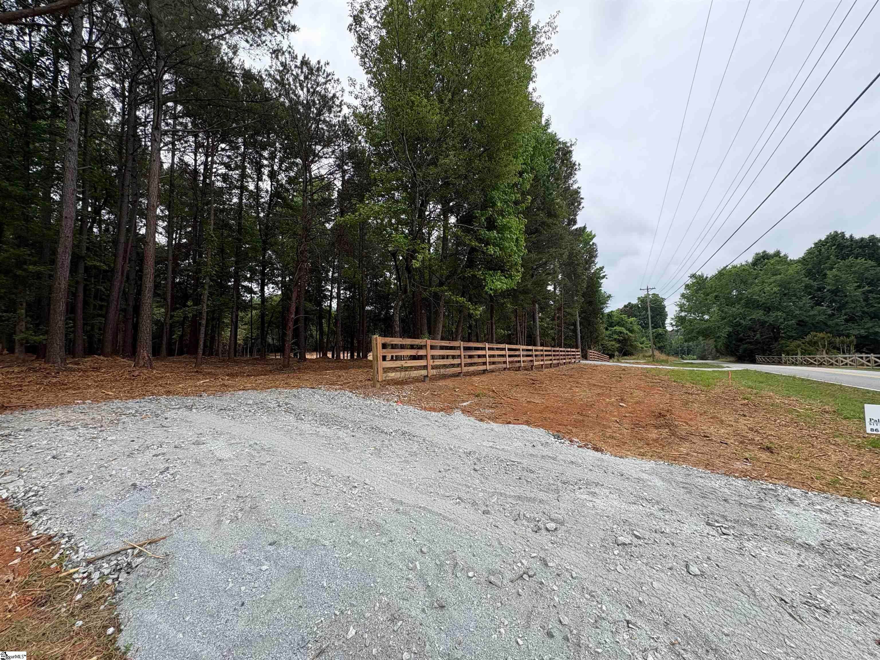 221 Glenn Ferry Road