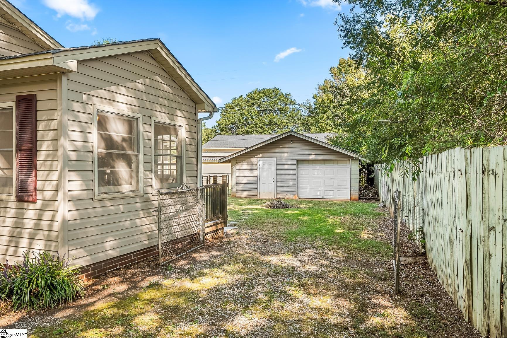 Anderson, South Carolina 29624, United States, 3 Bedrooms Bedrooms, ,2 BathroomsBathrooms,Residential,Contingent,208324