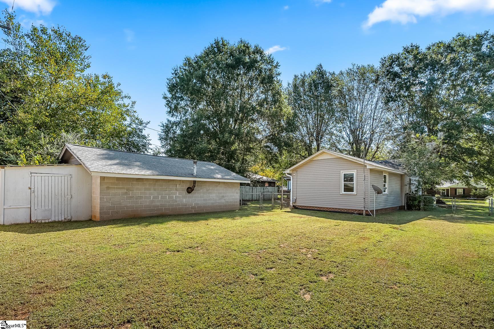 Anderson, South Carolina 29624, United States, 3 Bedrooms Bedrooms, ,2 BathroomsBathrooms,Residential,Contingent,208324