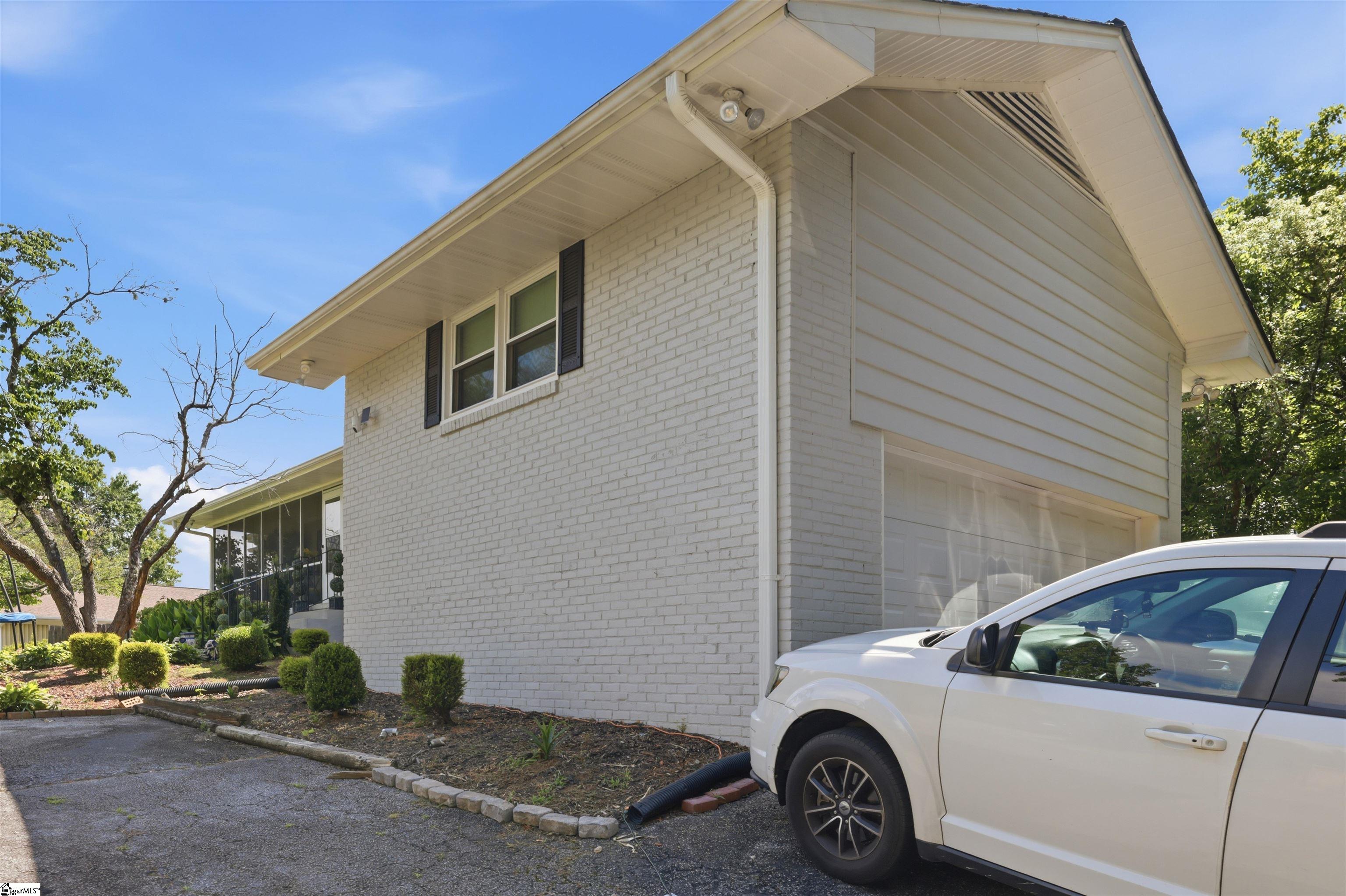 196 Raines Road