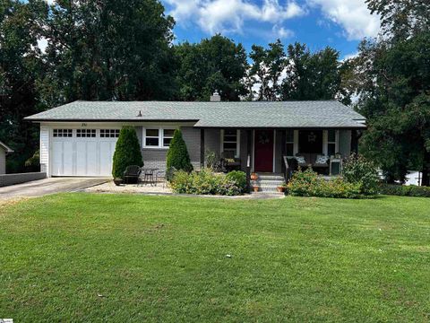 Photo of 231 N Dill Avenue, Greer, SC 29651 (MLS # 1577919)