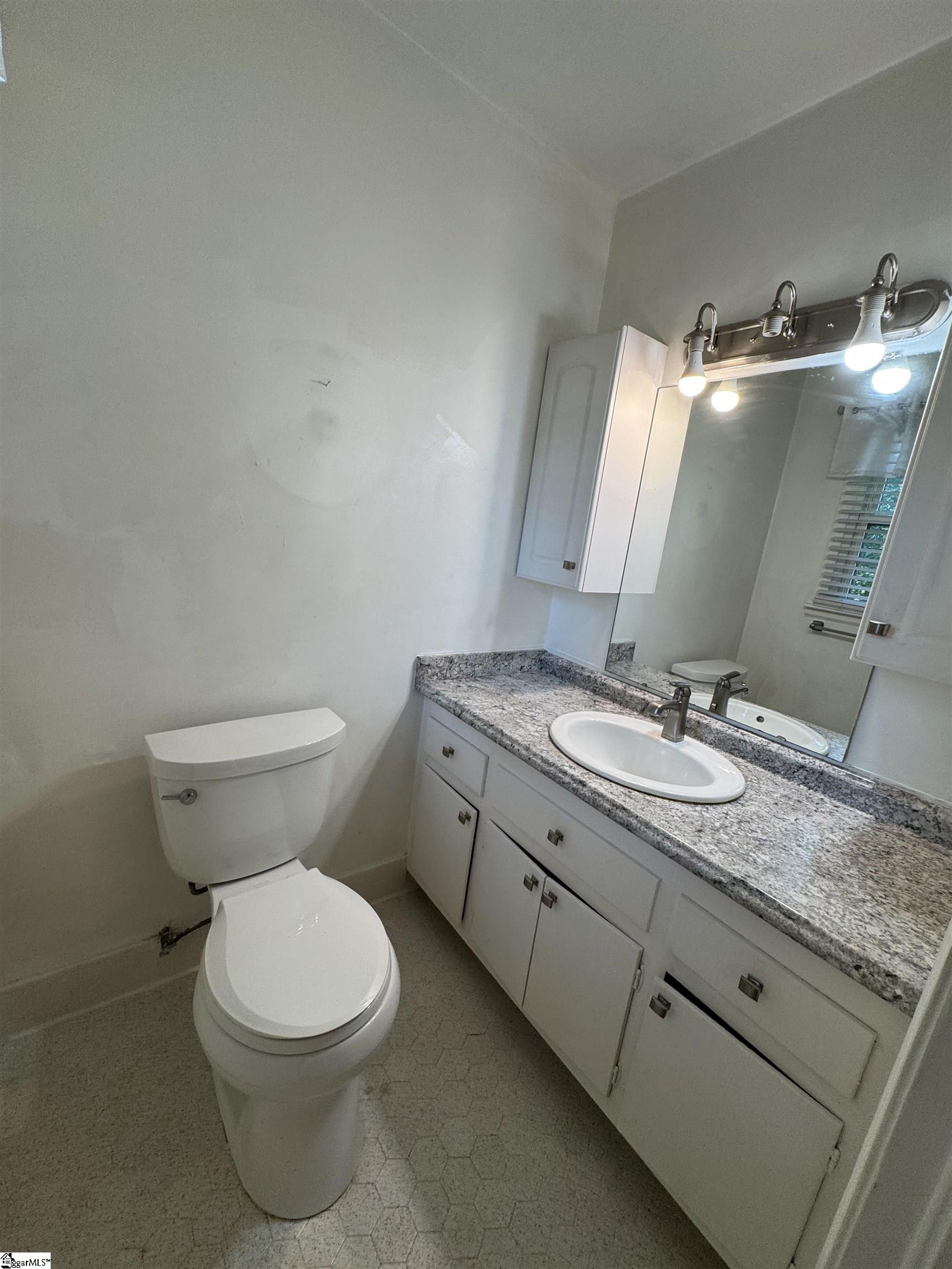 Greenville, South Carolina 29609, United States, 3 Bedrooms Bedrooms, ,2 BathroomsBathrooms,Residential,Pending,154868