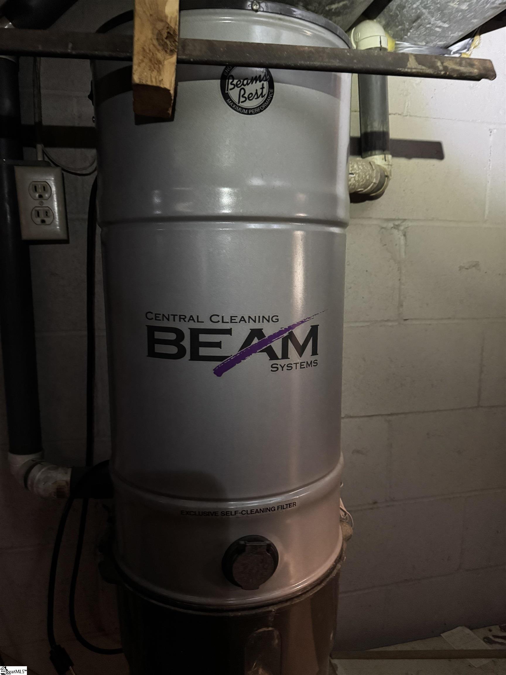 Greenville, South Carolina 29609, United States, 3 Bedrooms Bedrooms, ,2 BathroomsBathrooms,Residential,Pending,154868