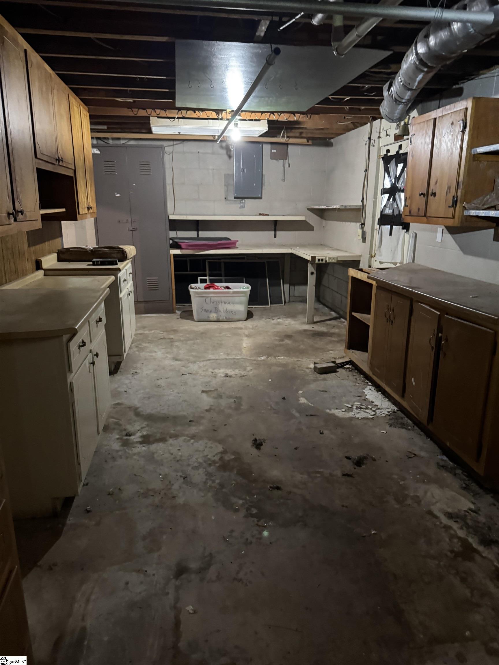 Greenville, South Carolina 29609, United States, 3 Bedrooms Bedrooms, ,2 BathroomsBathrooms,Residential,Pending,154868