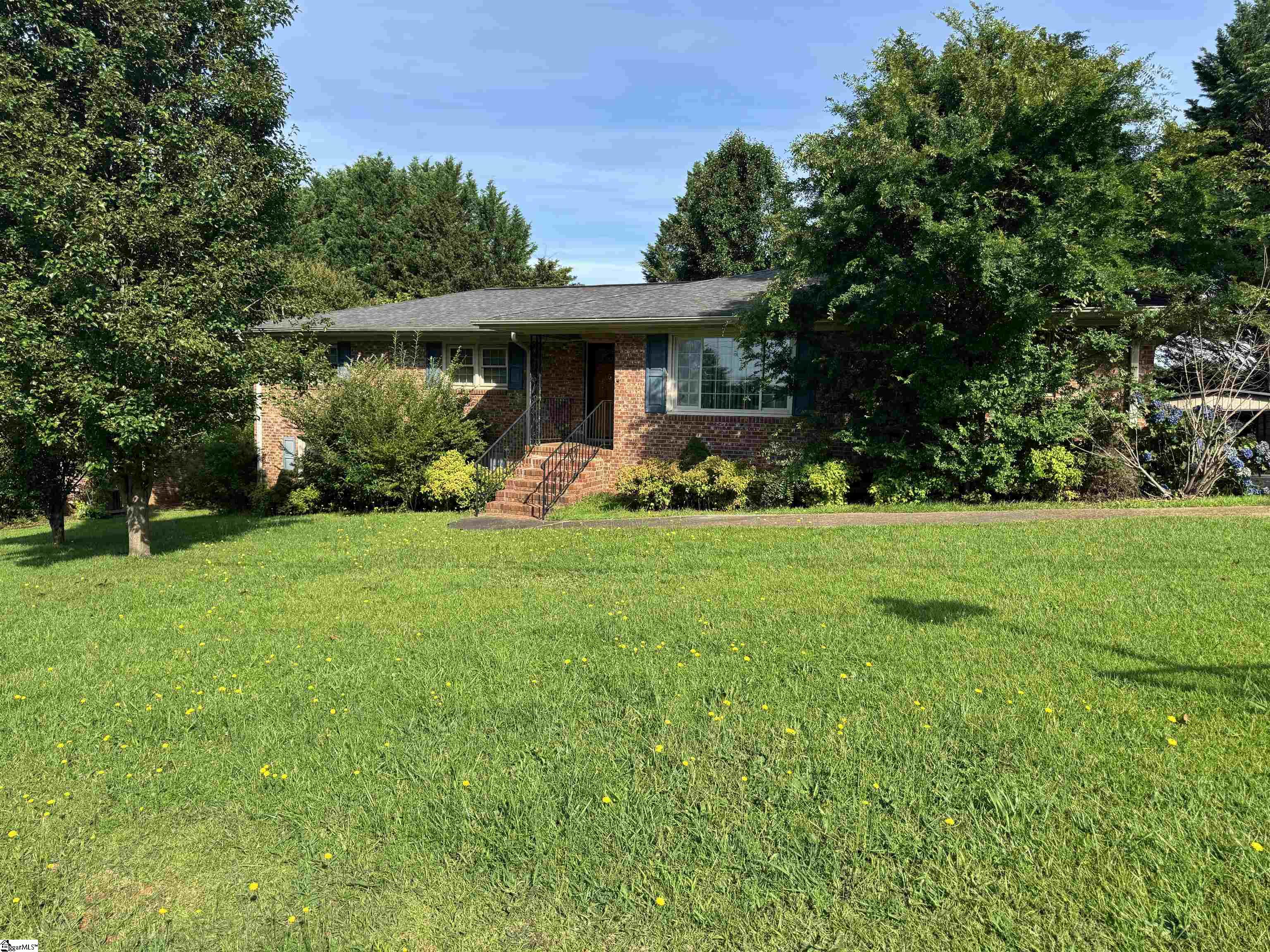 Greenville, South Carolina 29609, United States, 3 Bedrooms Bedrooms, ,2 BathroomsBathrooms,Residential,Pending,154868