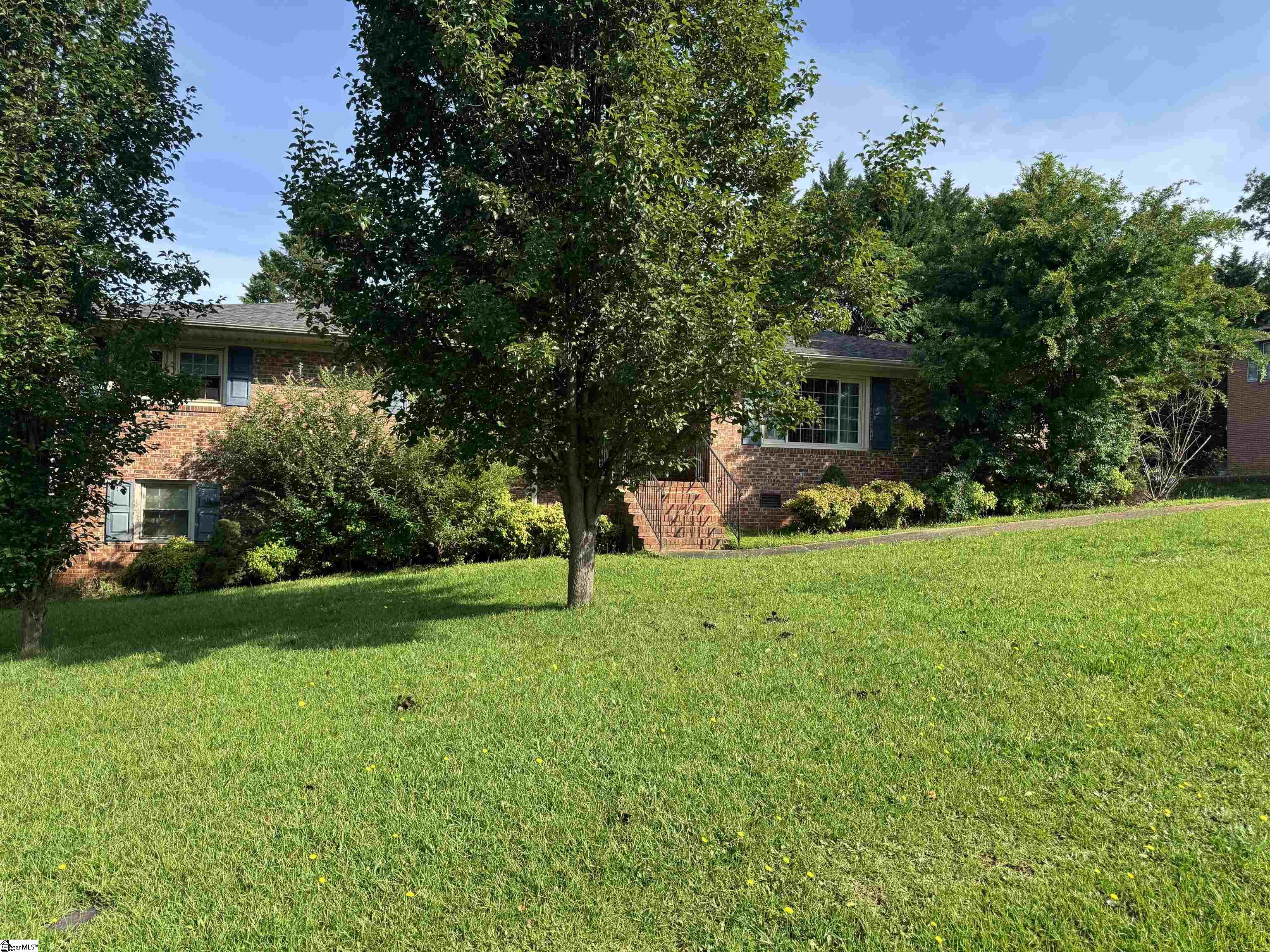 Greenville, South Carolina 29609, United States, 3 Bedrooms Bedrooms, ,2 BathroomsBathrooms,Residential,Pending,154868