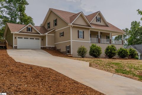 Photo of 15004 Beacon Ridge Drive, Seneca, SC 29678 (MLS # 1592711)