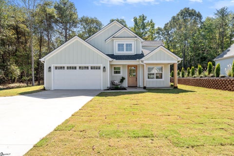 Photo of 118 Fairway Lane, Westminster, SC 29693 (MLS # 1607341)
