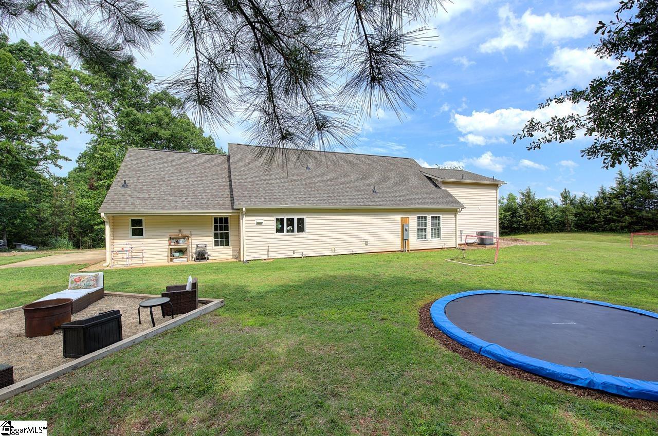 Fountain Inn, South Carolina 29644, United States, 4 Bedrooms Bedrooms, ,3 BathroomsBathrooms,Residential,Contingent,135720