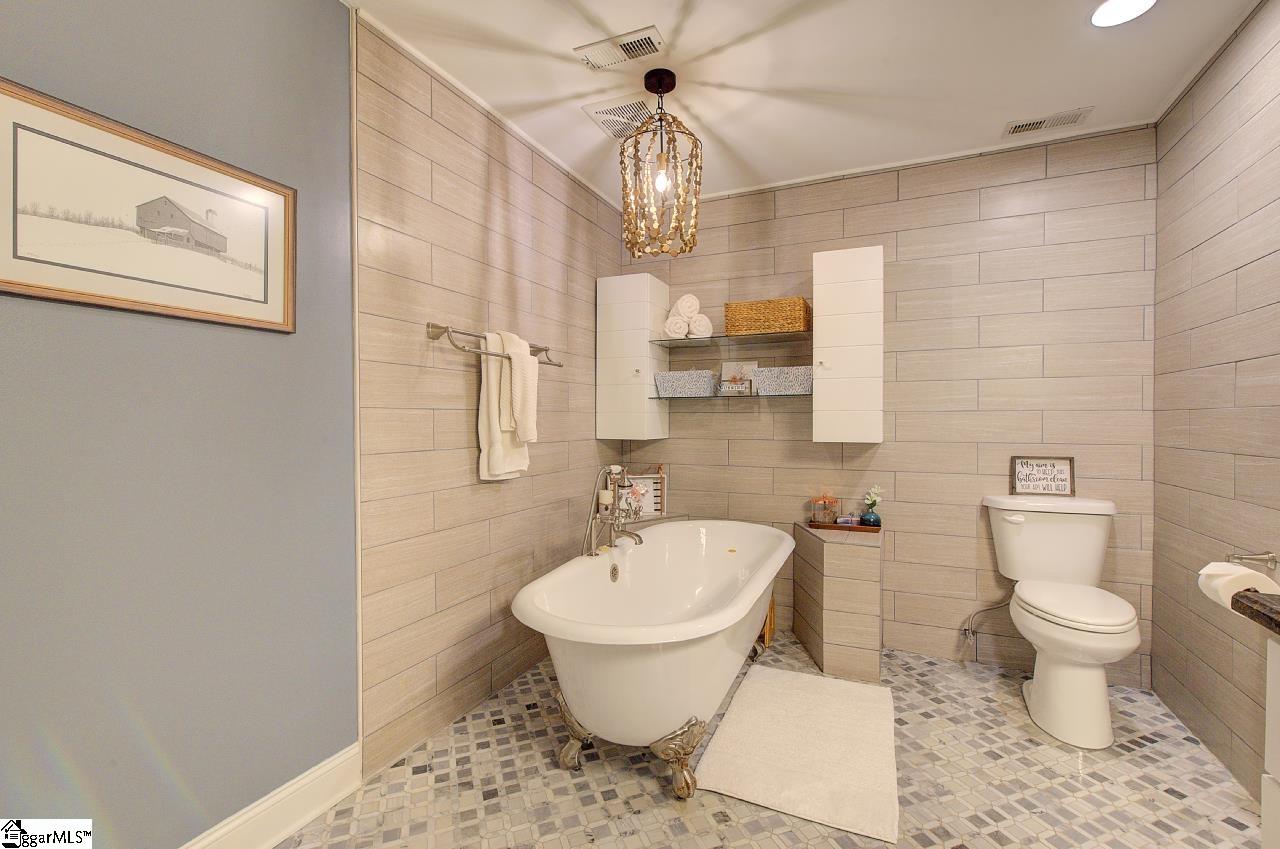 Fountain Inn, South Carolina 29644, United States, 4 Bedrooms Bedrooms, ,3 BathroomsBathrooms,Residential,Contingent,135720