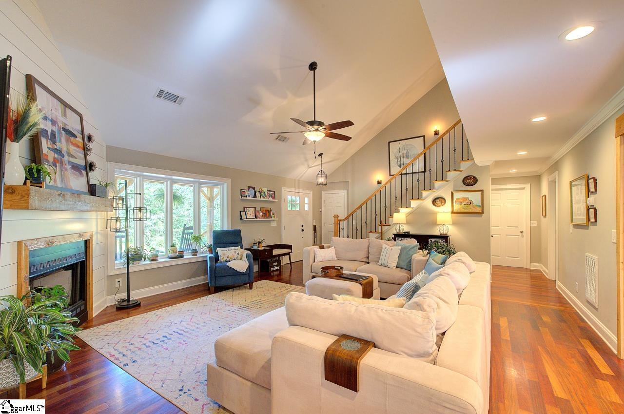 Fountain Inn, South Carolina 29644, United States, 4 Bedrooms Bedrooms, ,3 BathroomsBathrooms,Residential,Contingent,135720