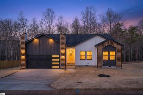 Photo of 202 Anchor Road, Greenville, SC 29617 (MLS # 1583523)