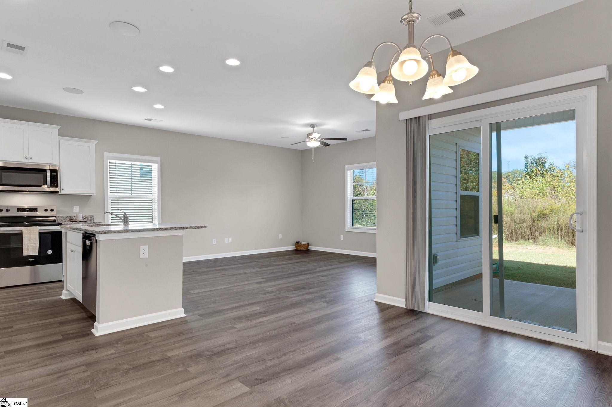 Duncan, South Carolina 29334, United States, 3 Bedrooms Bedrooms, ,3 BathroomsBathrooms,Residential,Active,229789