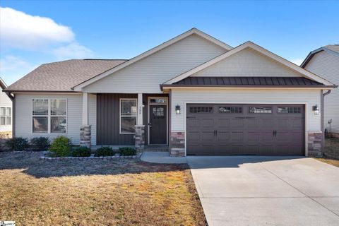 Photo of 155 Norfolk Circle, Anderson, SC 29625 (MLS # 1582166)