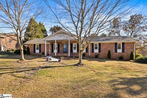 Photo of 200 Leyswood Drive, Greenville, SC 29615 (MLS # 1588615)