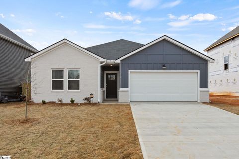 Photo of 611 Silver Fir Street, Piedmont, SC 29673 (MLS # 1590375)