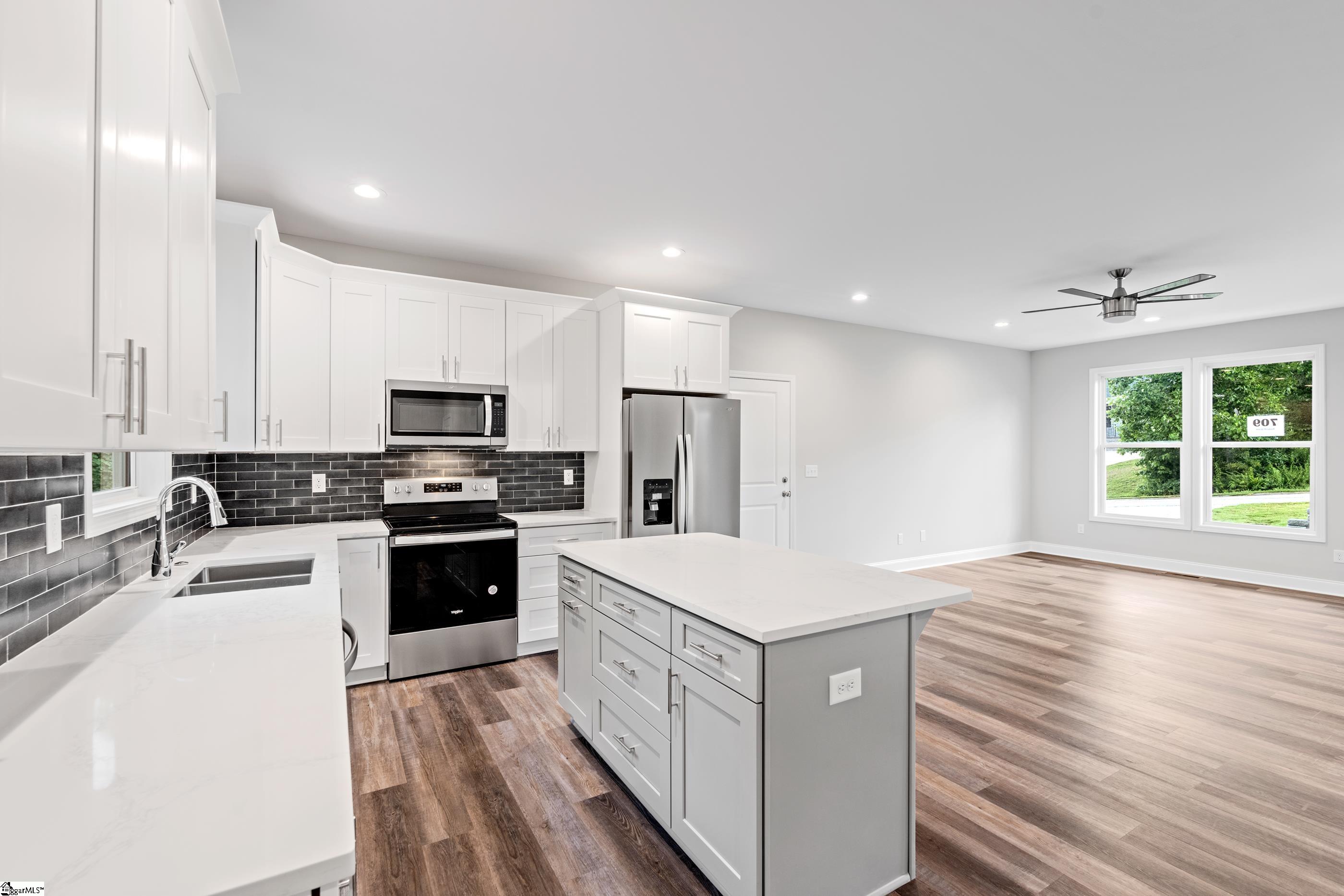 Greenville, South Carolina 29617, United States, 5 Bedrooms Bedrooms, ,4 BathroomsBathrooms,Residential,Active,170117