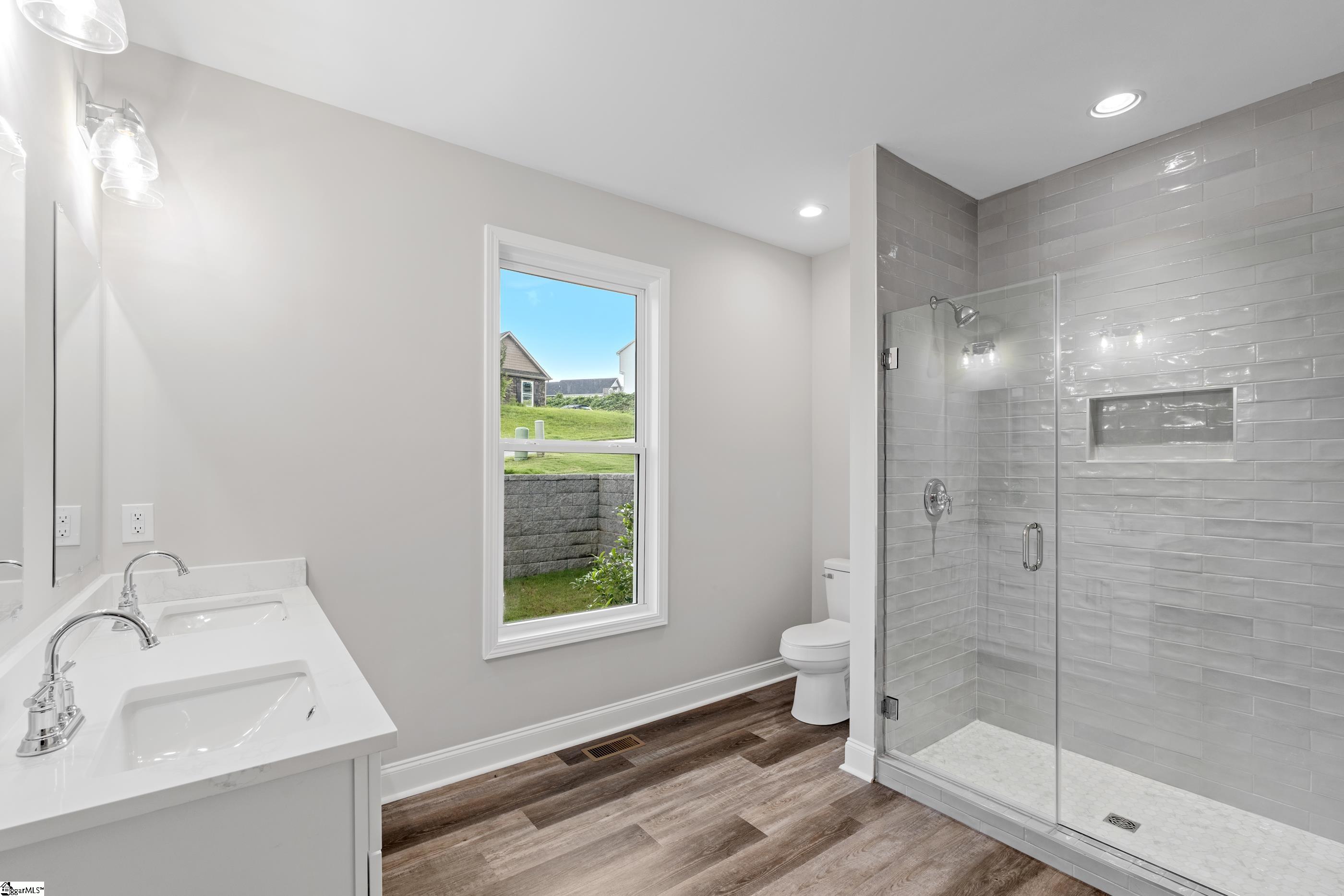 Greenville, South Carolina 29617, United States, 5 Bedrooms Bedrooms, ,4 BathroomsBathrooms,Residential,Active,170117