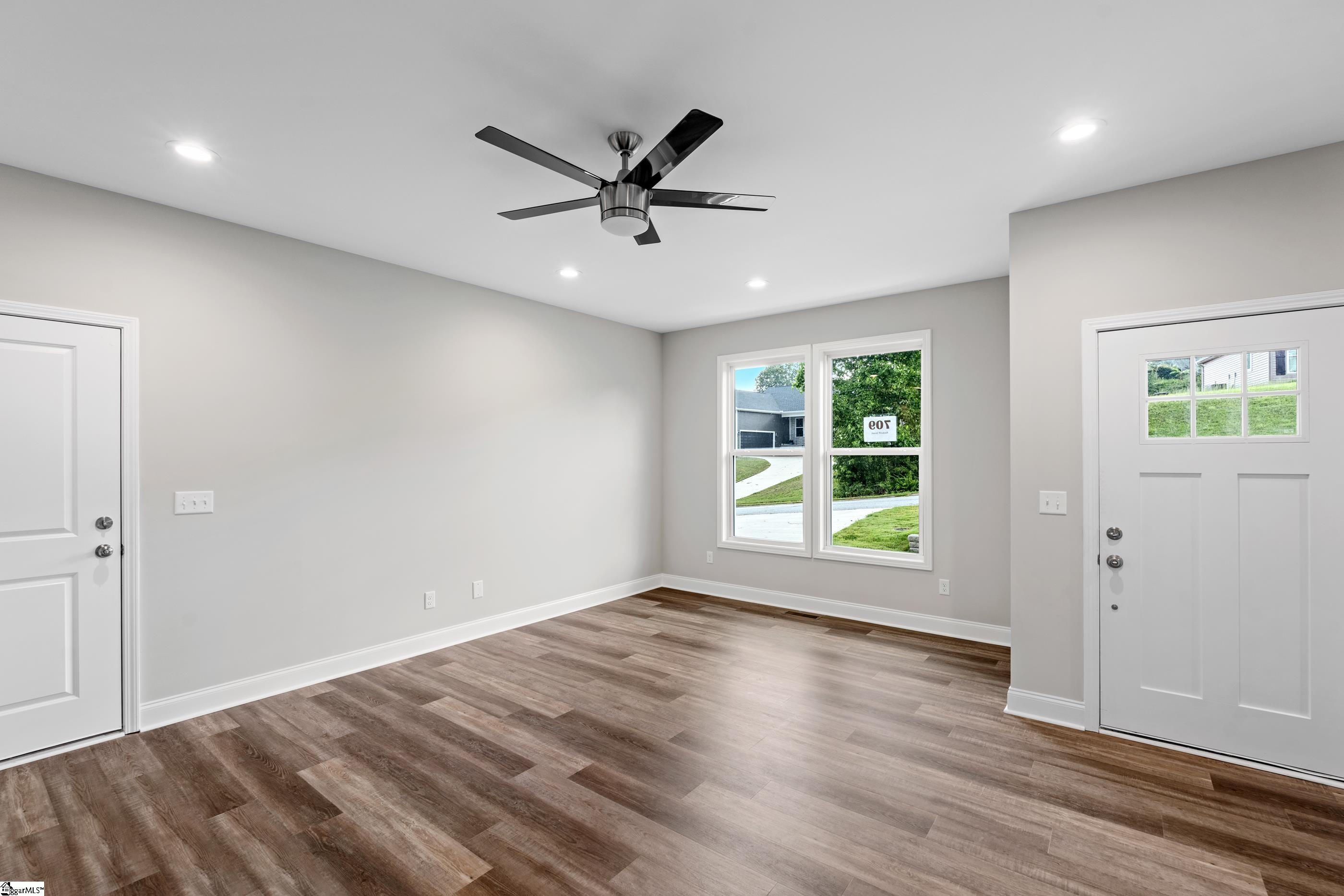 Greenville, South Carolina 29617, United States, 5 Bedrooms Bedrooms, ,4 BathroomsBathrooms,Residential,Active,170117