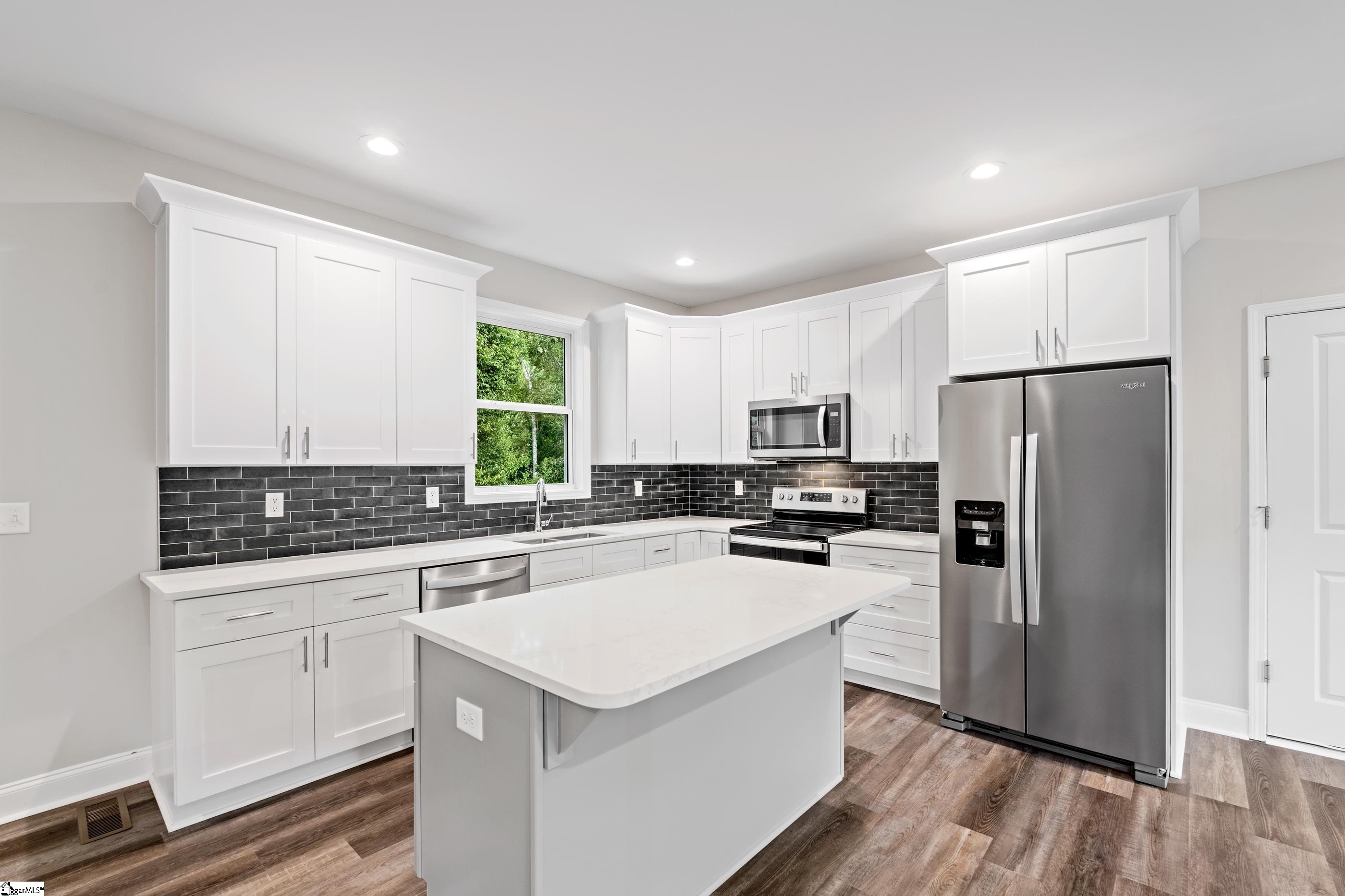 Greenville, South Carolina 29617, United States, 5 Bedrooms Bedrooms, ,4 BathroomsBathrooms,Residential,Active,170117