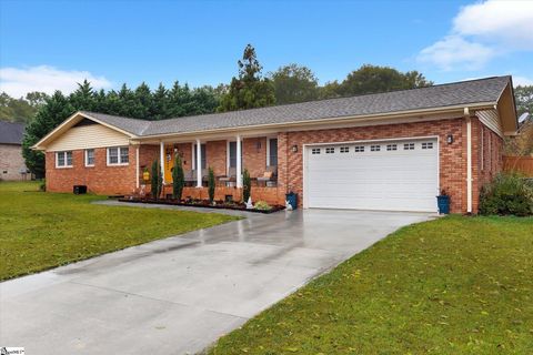 Photo of 603 Quillen Avenue, Fountain Inn, SC 29644 (MLS # 1573579)