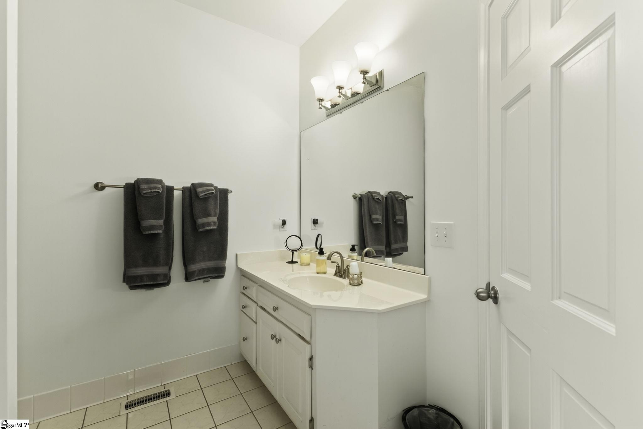 Greer, South Carolina 29650, United States, 3 Bedrooms Bedrooms, ,3 BathroomsBathrooms,Residential,Contingent,222170