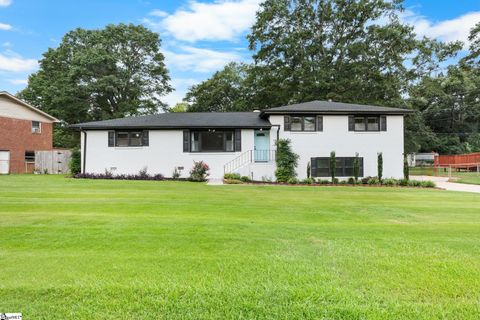 302 Rosewood Circle Mauldin SC 29662