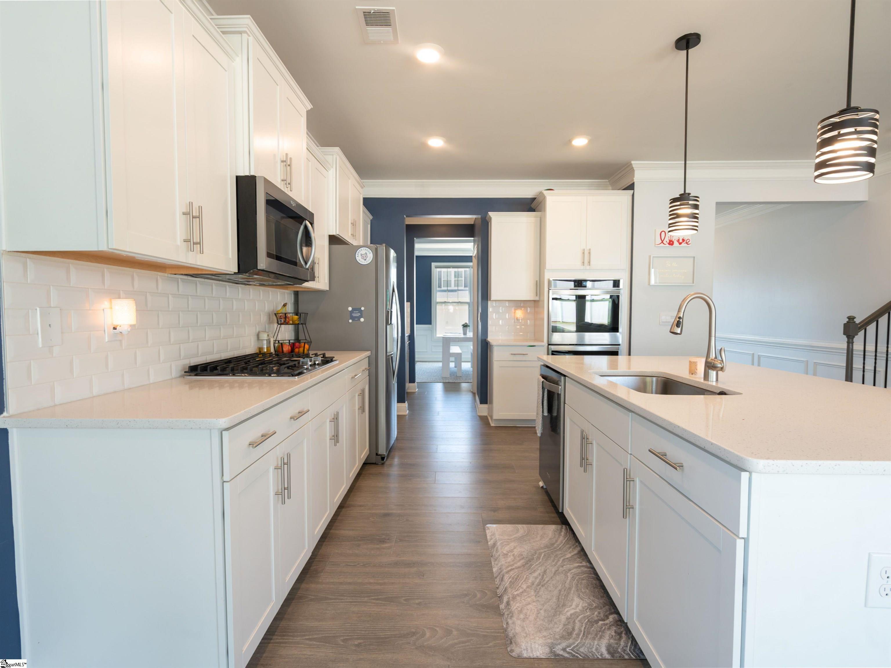 859 Ingleside Way