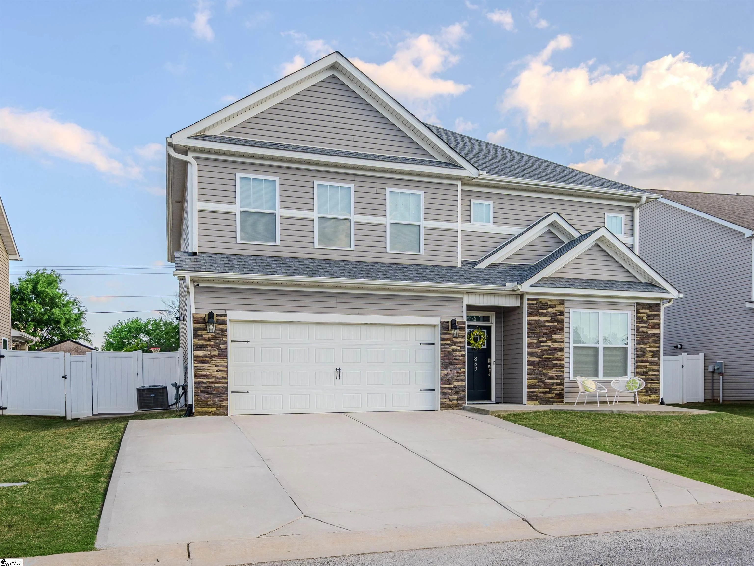 859 Ingleside Way