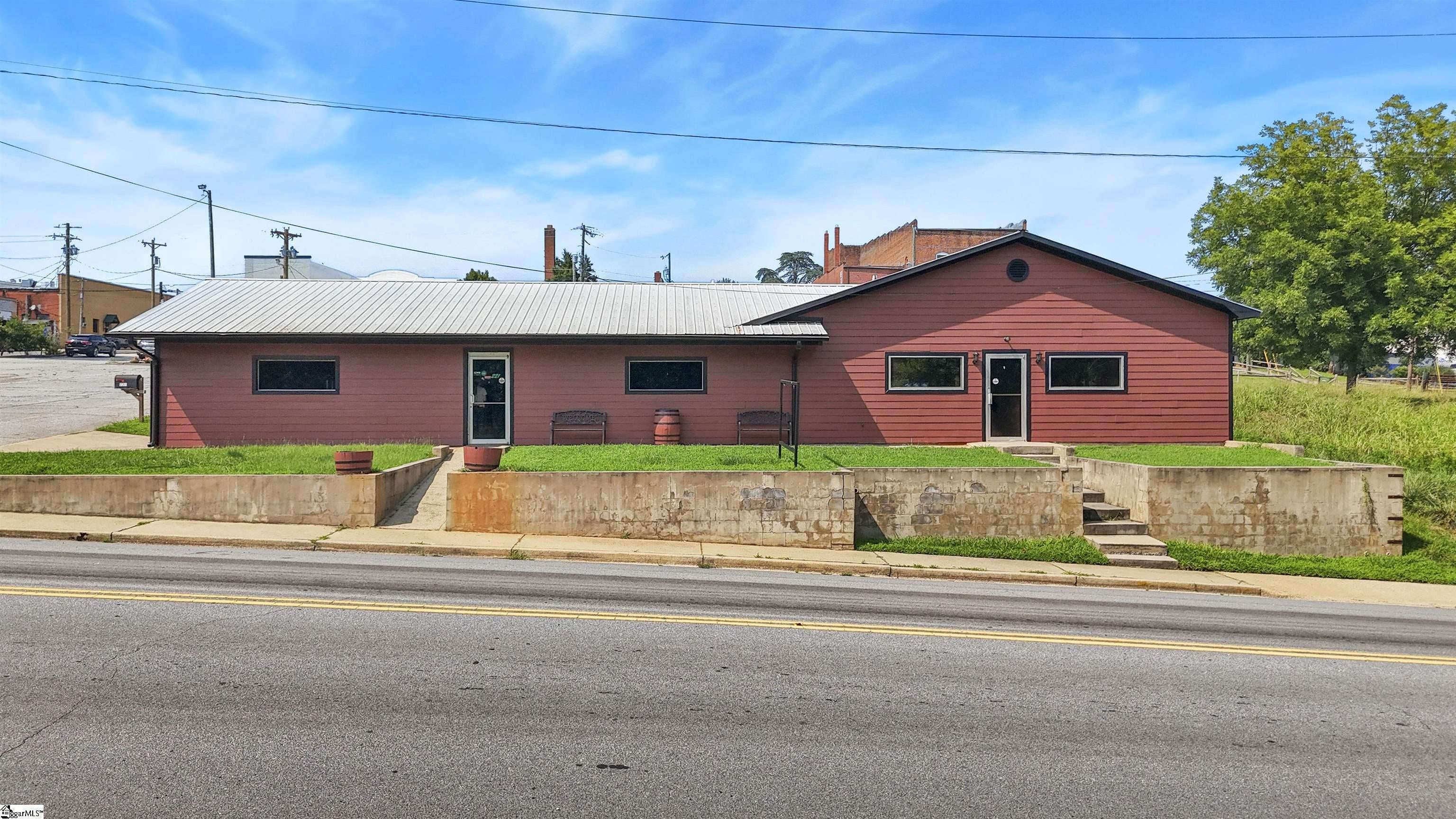 221 E South Broad Street, Walhalla, SC, 29691