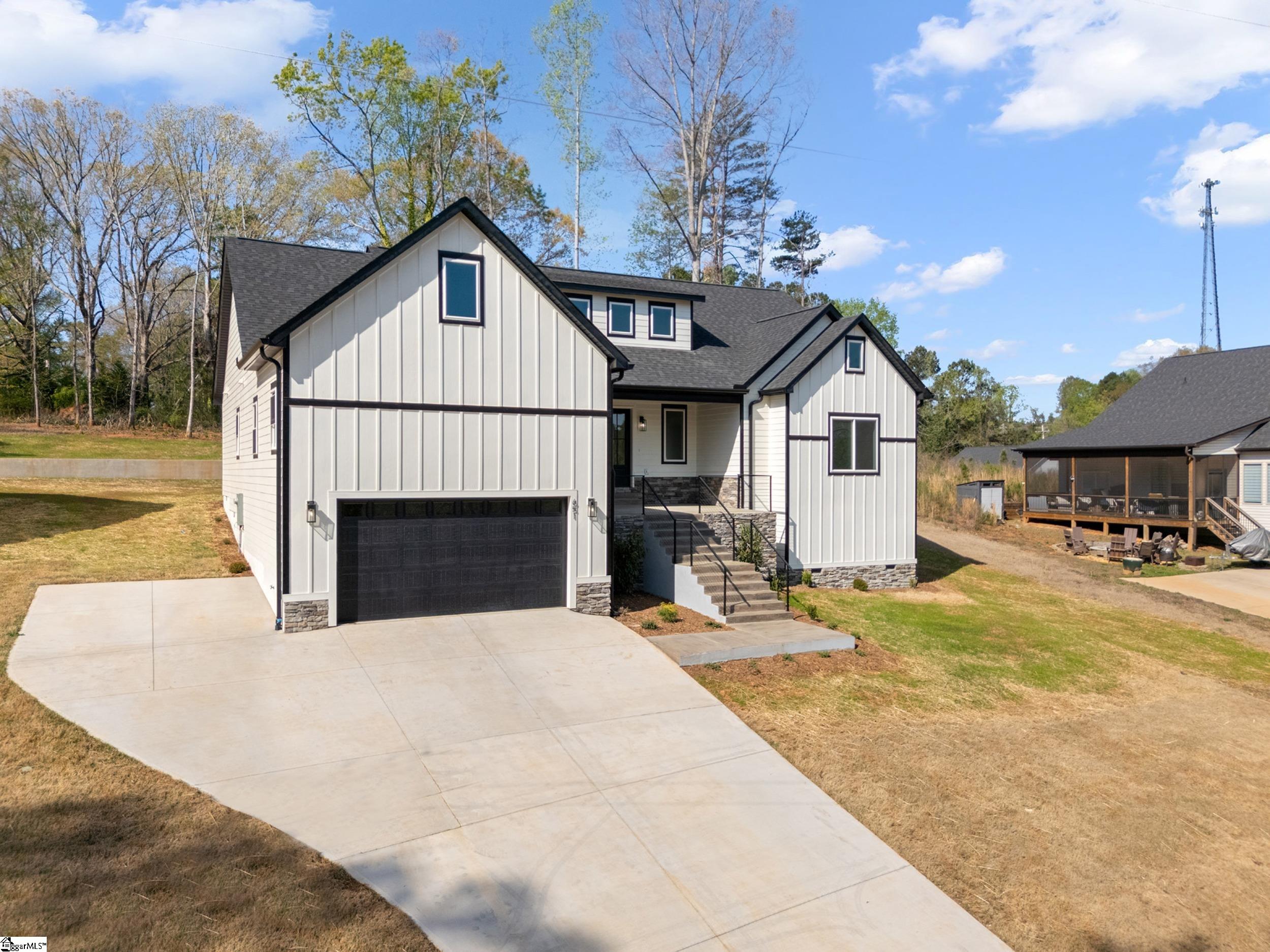 651 Narrow Circle