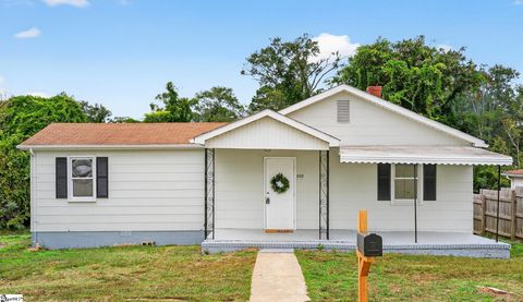 Photo of 850 Melton Avenue, Spartanburg, SC 29303 (MLS # 1571325)