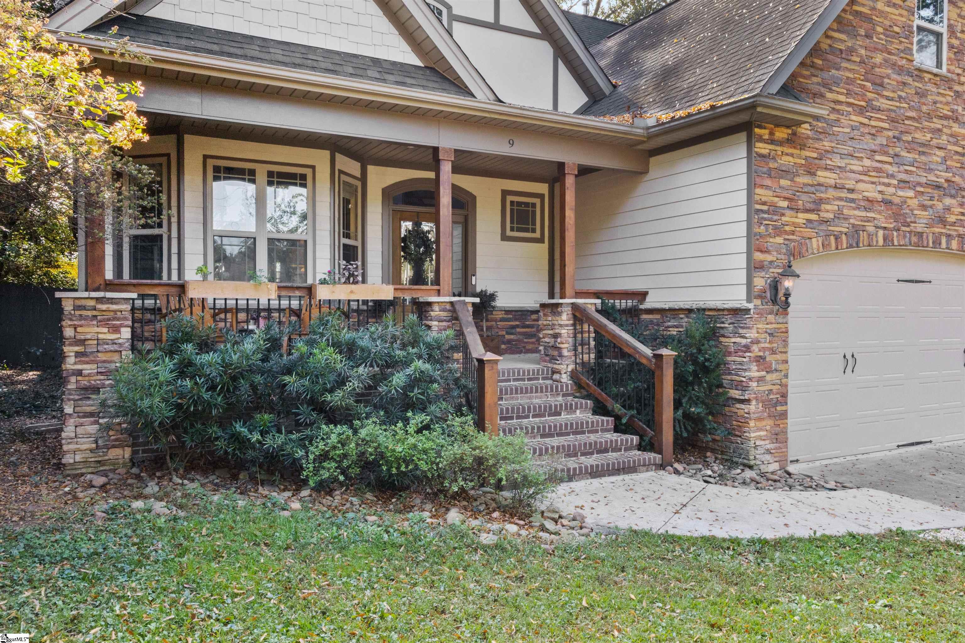 9 Waverly Court